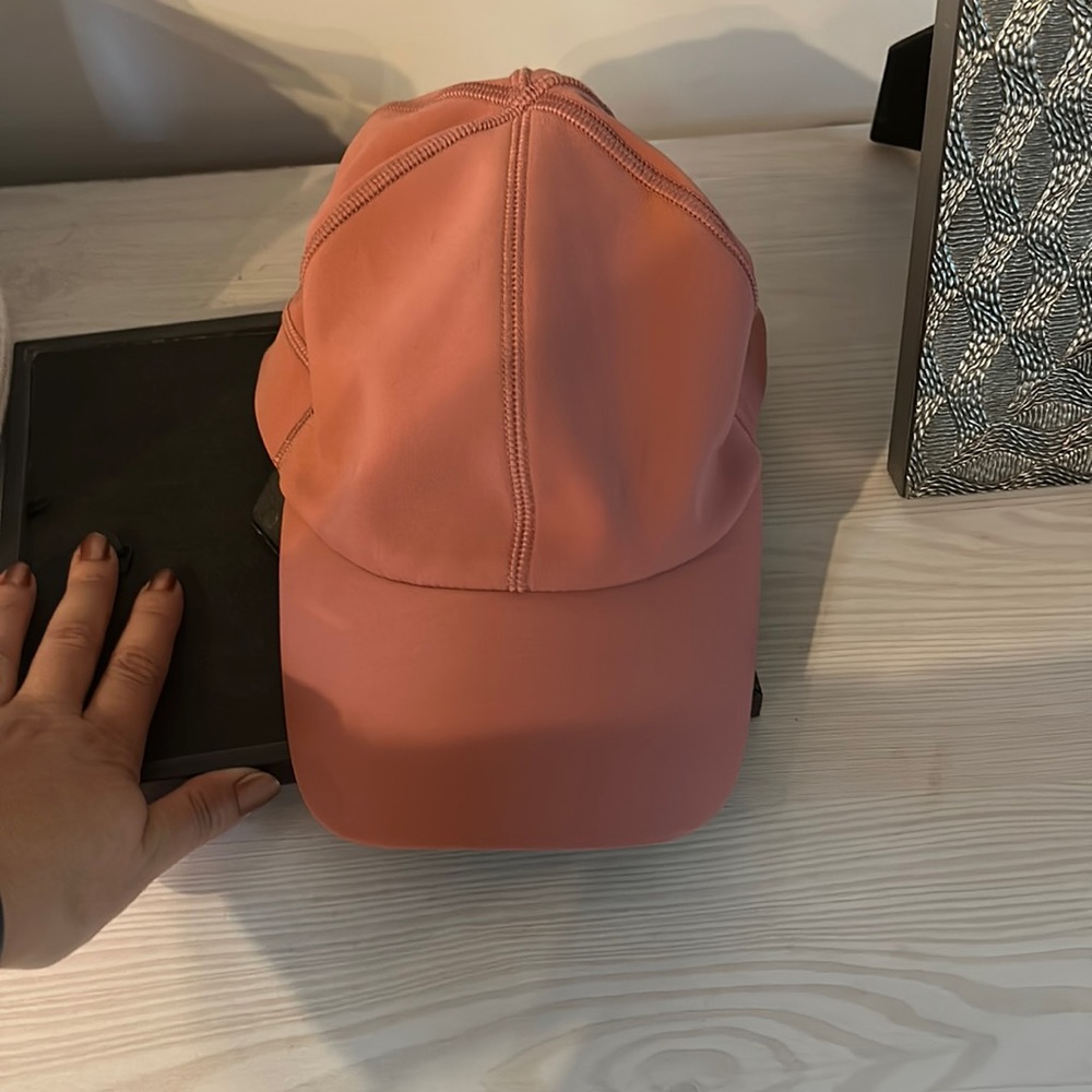 Lululemon women’s baller hat mauve/pink